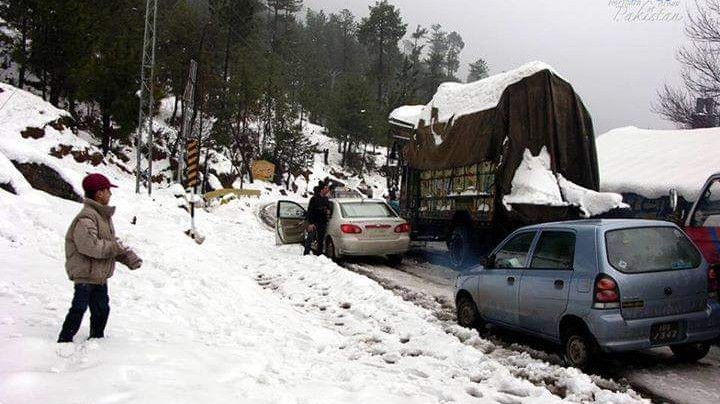 Babusar Top Closed Due to Heavy Snowfall