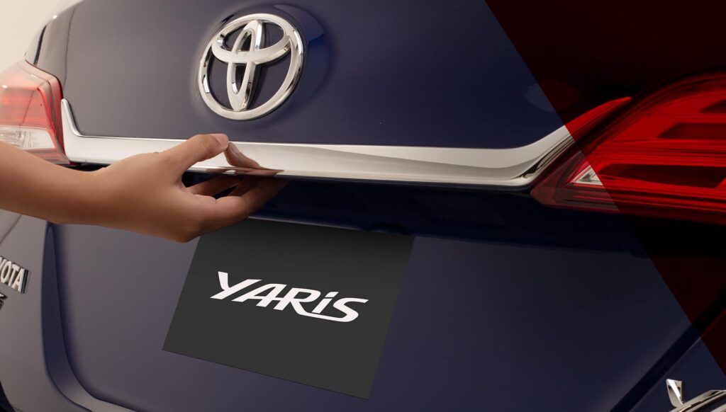 Toyota Yaris smart trunk button